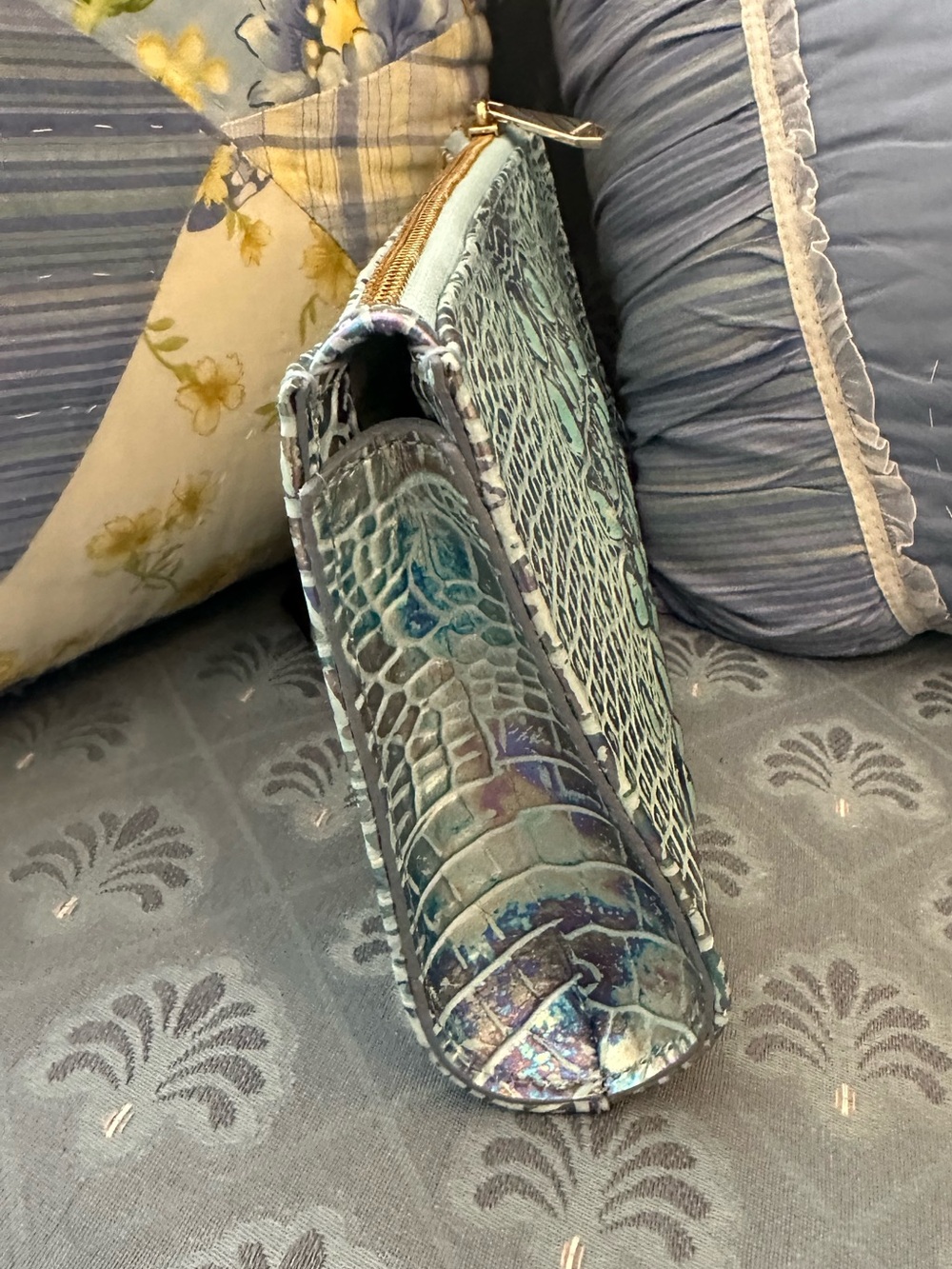 SALE TODAY Brahmin Wonderland Daisy Iridescent Wristlet NWOT see below - Picture 4 of 8